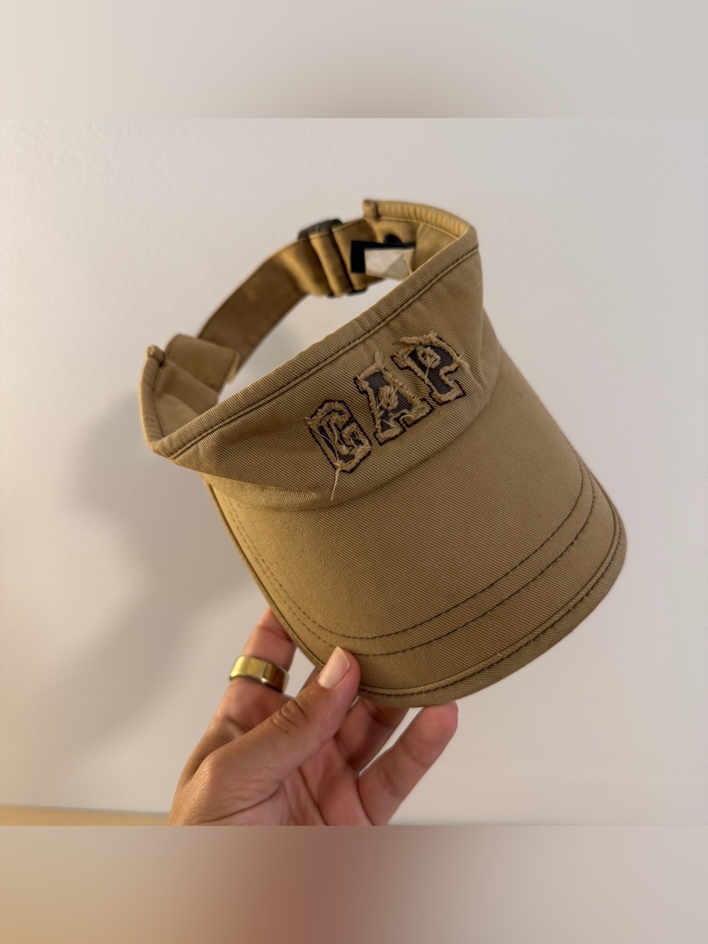 VTG Y2K Gap Khaki Tan Distressed Applique Logo Sun Visor Cap Hat S/M Embroidered